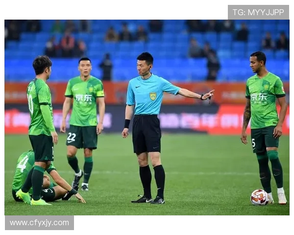 河南足球队焕发新生力北京国安队展现百变雄风